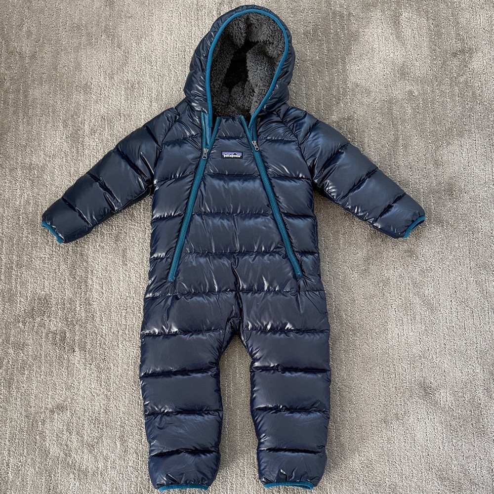 Never worn! Patagonia Dark Blue Infant Snowsuit with Hood - excellent condition!